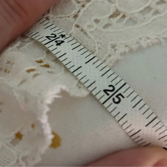 Loft Womens Ivory Lace Blouse Scalloped Bottom‎ Gold Buttons Down Back Medium - Picture 8 of 10